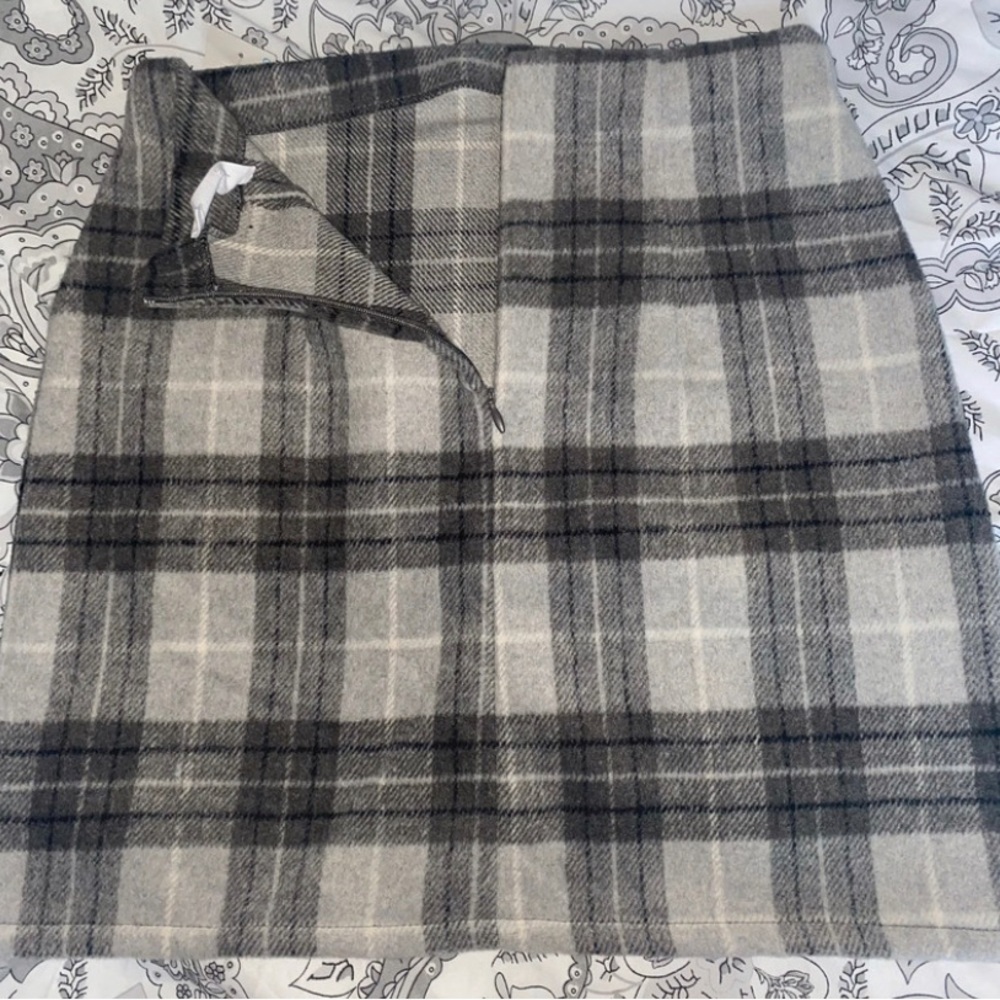 Pleated skirt - Picture 2 of 2